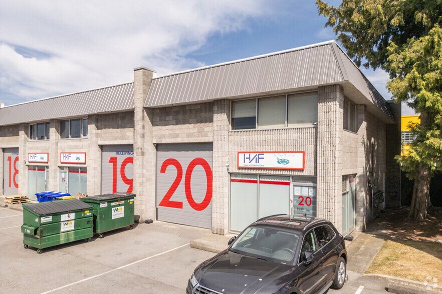 12871 Bathgate Way, Richmond, BC à louer - Photo de l’immeuble – Image 1 sur 3