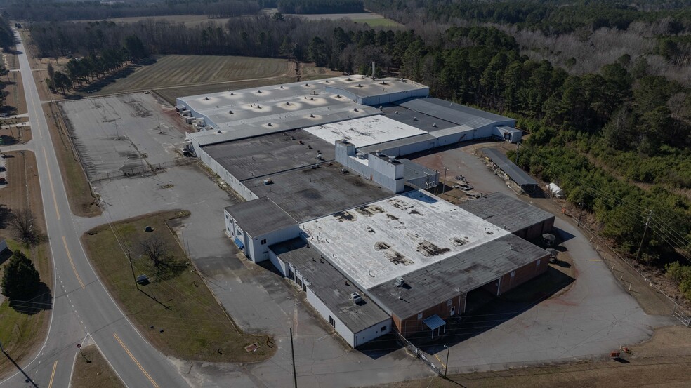 600 S Parker St, Elm City, NC à vendre - Photo de l’immeuble – Image 3 sur 10