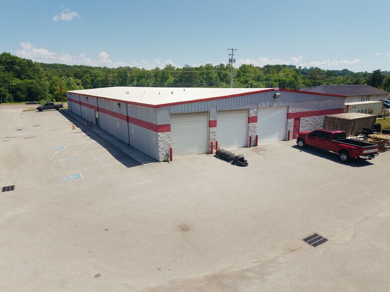 1345 Callahan Dr, Knoxville, TN à vendre - Photo de l’immeuble – Image 1 sur 11