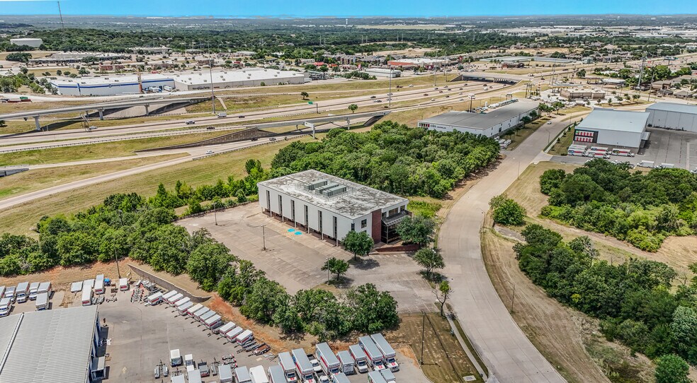 6900 Anderson Blvd, Fort Worth, TX à louer - Photo de l’immeuble – Image 3 sur 13