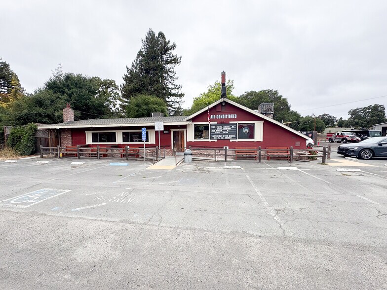 5745 Old Redwood Hwy, Penngrove, CA à louer - Photo de l’immeuble – Image 3 sur 11