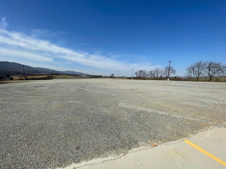 1836 E Lee Hwy, Wytheville, VA à vendre - Photo de l’immeuble – Image 3 sur 6
