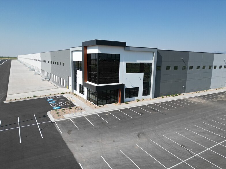 1195 N 6550, Salt Lake City, UT à louer - Photo de l’immeuble – Image 3 sur 9