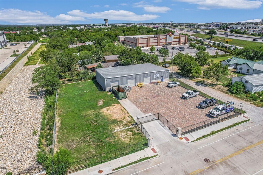 150 Rodriguez, Buda, TX à vendre - Photo de l’immeuble – Image 1 sur 22