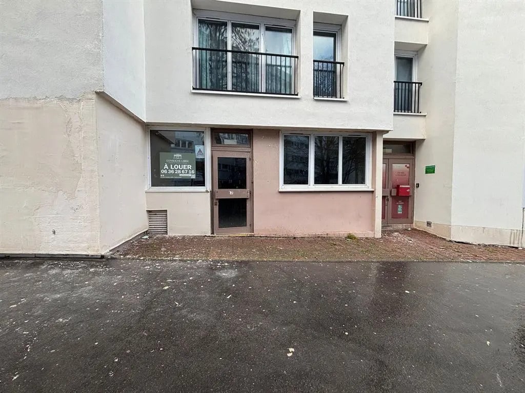 Local commercial dans Paris à louer Photo de l’immeuble– Image 1 sur 8