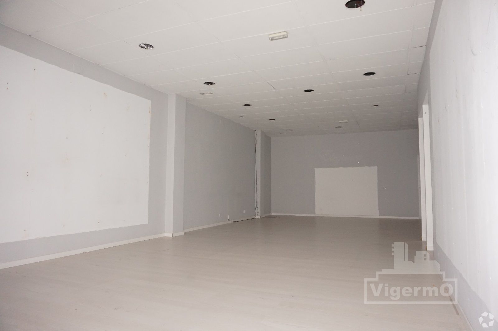 Local commercial dans Torrejón de Ardoz, Madrid à vendre Photo intérieure– Image 1 sur 2