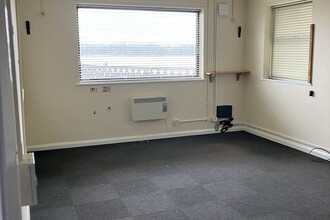 9 Severn Rd, Berkeley à louer Photo intérieure– Image 2 sur 3