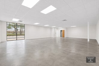 9809 Rowlett Rd, Houston, TX à louer Photo intérieure– Image 1 sur 9