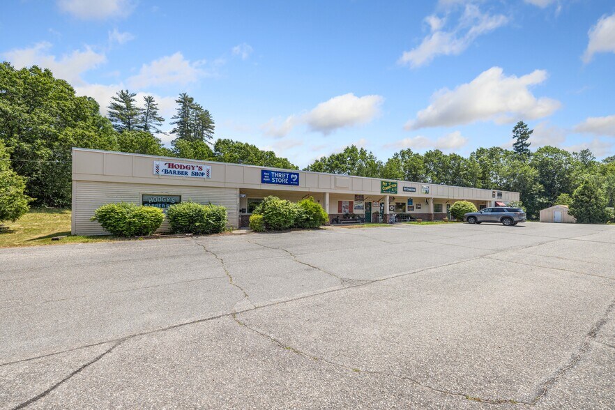 585 Calef Hwy, Barrington, NH à vendre - Photo de l’immeuble – Image 3 sur 14