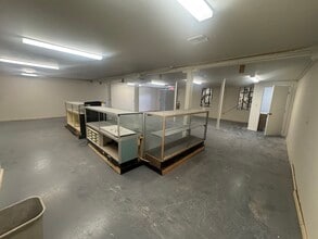 208 4th St, Fort Myers, FL à louer Photo intérieure– Image 2 sur 5