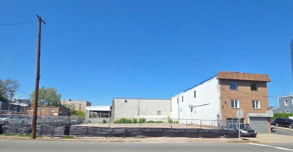 Rutgers St Portfolio portefeuille de 1 biens à vendre sur LoopNet.fr - Photo de l’immeuble – Image 2 sur 22