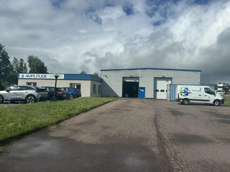 Local d'activités dans Saint-Avold à vendre - Photo de l’immeuble – Image 2 sur 14