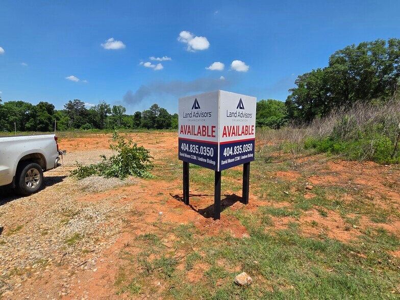 2706 Lake Harbin Rd, Morrow, GA à vendre - Photo de la construction – Image 1 sur 1