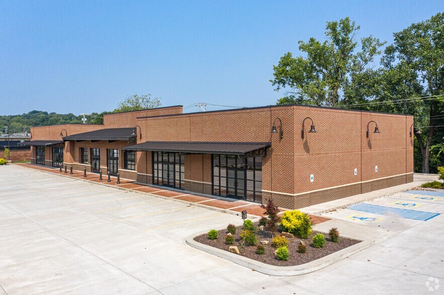 882 Kraft St, Clarksville, TN à louer - Photo principale – Image 1 sur 5