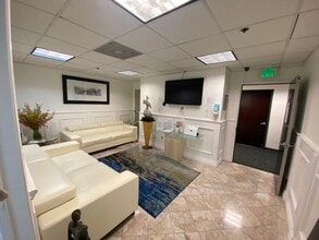 9025 Wilshire Blvd, Beverly Hills, CA à louer Photo intérieure– Image 1 sur 2