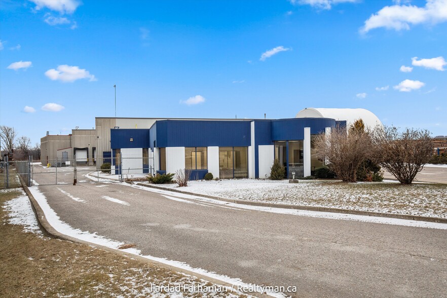 42 Cardico Dr, Whitchurch-Stouffville, ON à vendre - Photo de l’immeuble – Image 3 sur 75
