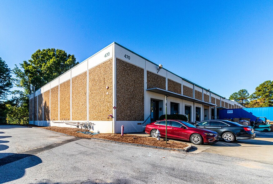 470 Plaza Dr, College Park, GA à louer - Photo de l’immeuble – Image 2 sur 4