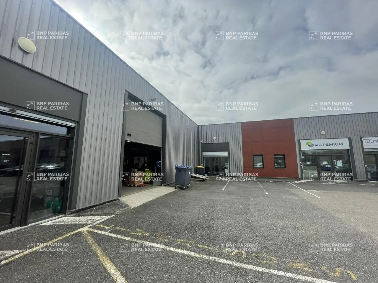 Local d’activités dans Montrabé à louer Photo de l’immeuble– Image 1 sur 23