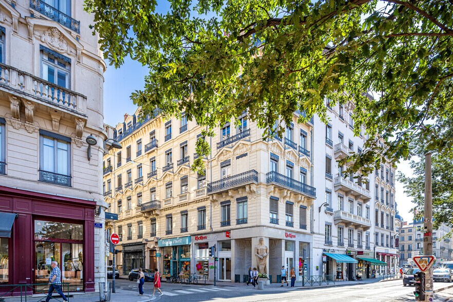Bureau dans Lyon à louer - Photo principale – Image 1 sur 8
