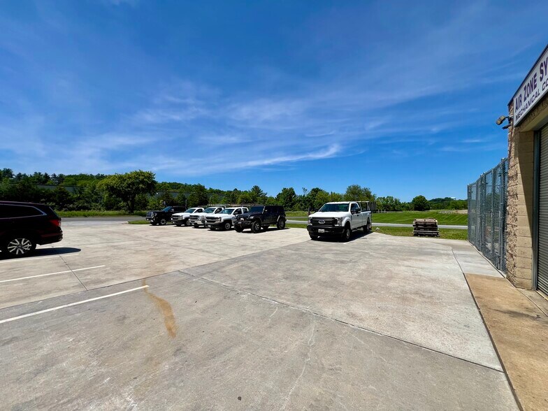 1303 Avondale Rd, New Windsor, MD à vendre - Photo de l’immeuble – Image 2 sur 21
