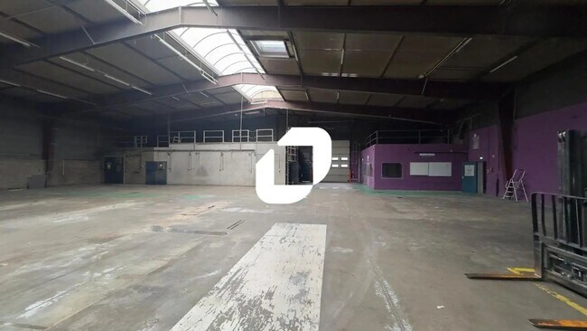 Plus de détails pour Bureau, Local d'activités à louer