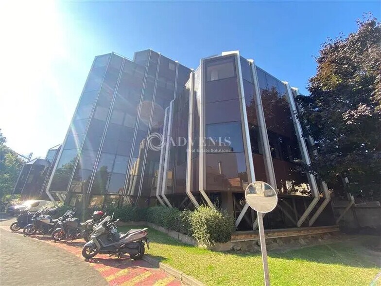 Bureau dans Malakoff à louer - Photo de l’immeuble – Image 2 sur 12
