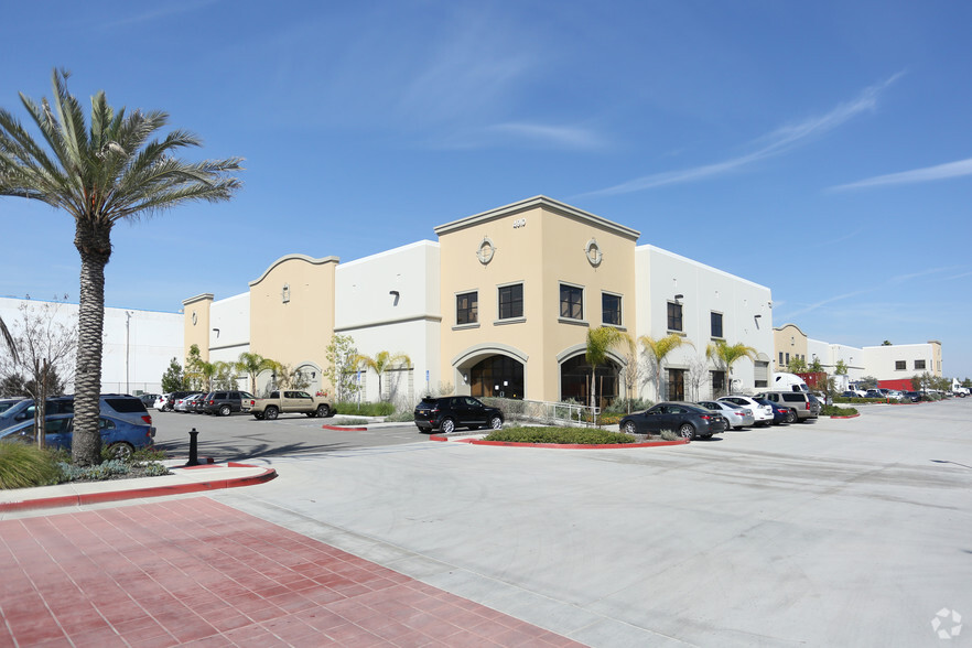 4910 Azusa Canyon Rd, Irwindale, CA à louer - Photo principale – Image 1 sur 6