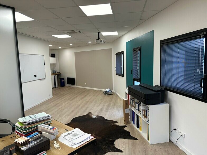 Bureau dans Champigny-sur-Marne à louer - Photo intérieure – Image 2 sur 4
