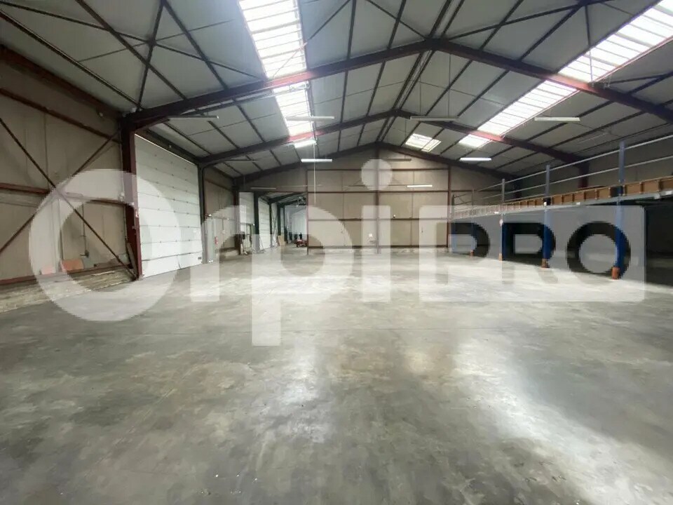 Local d’activités dans Trévoux à louer Photo de l’immeuble– Image 1 sur 13