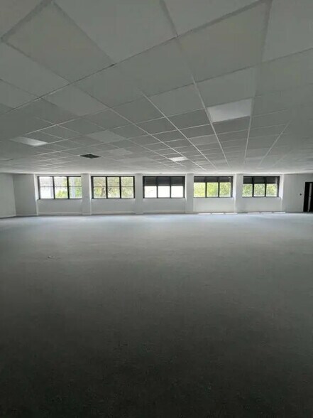 Local commercial dans Labège à louer - Photo de l’immeuble – Image 3 sur 5