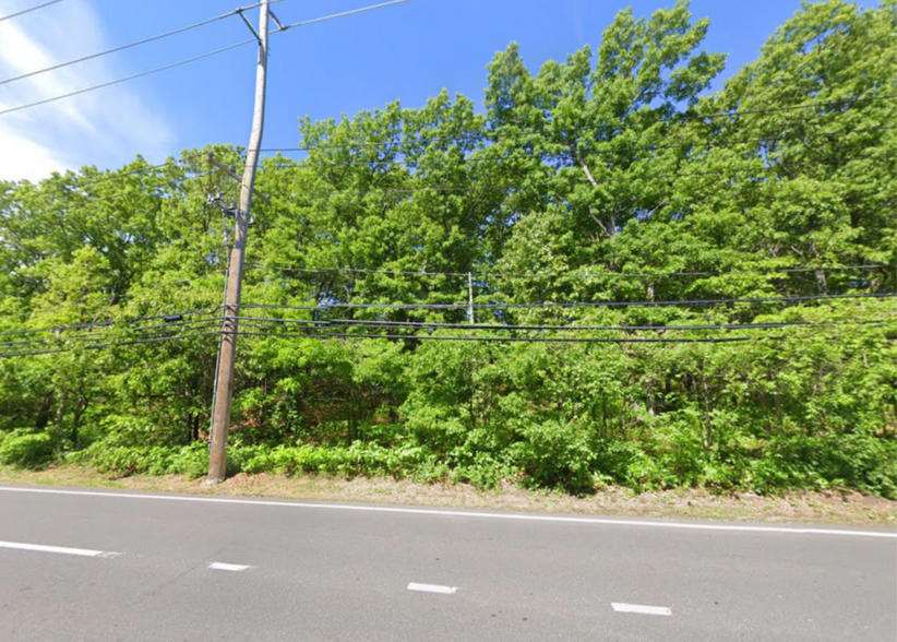 Crooked Hill Rd, Commack, NY à vendre - Photo de l’immeuble – Image 1 sur 4