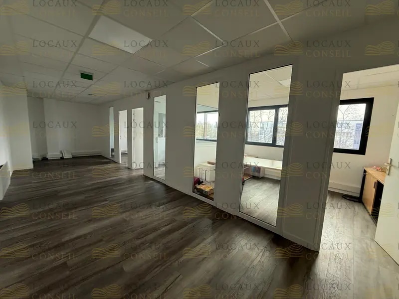 Local d’activités dans Cergy à louer Photo intérieure– Image 1 sur 4