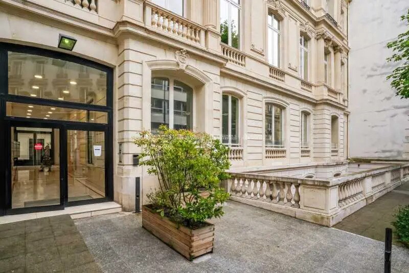 6 Rue Paul Baudry, Paris à louer - Photo de l’immeuble – Image 2 sur 14