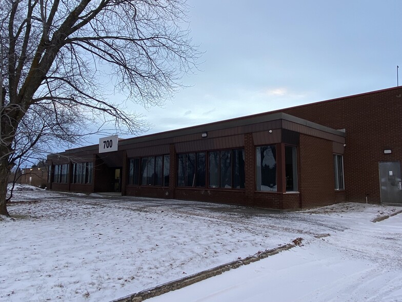800 Rue Price, Saint-jerome, QC à louer - Photo de l’immeuble – Image 1 sur 1