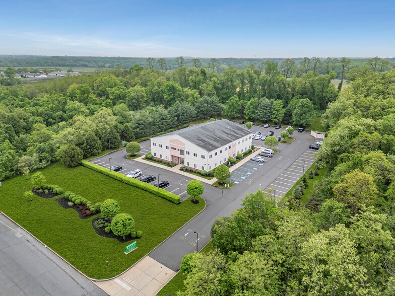 500 Park Ave, Manalapan Township, NJ à louer - Photo de l’immeuble – Image 1 sur 77