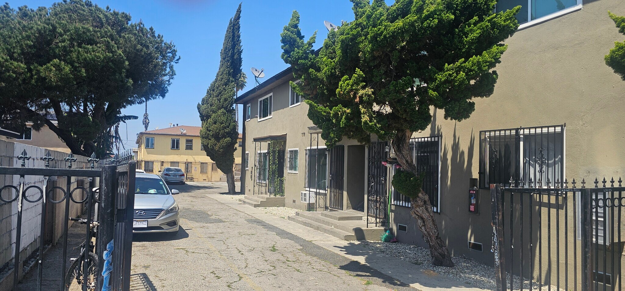 1115 W 111th St, Los Angeles, CA à vendre Photo principale– Image 1 sur 5