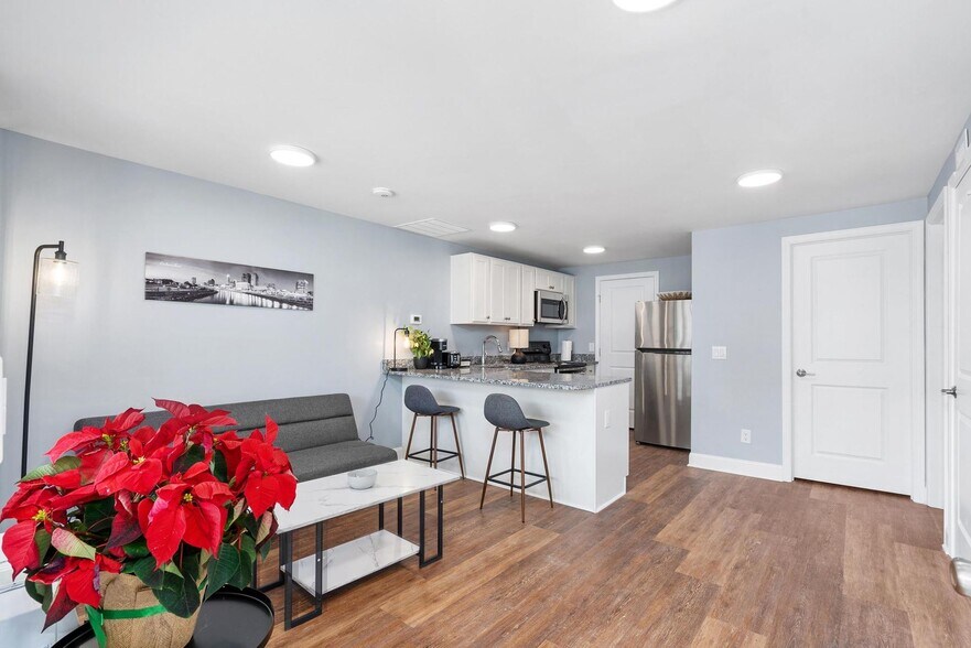 567-581 Riverview Dr, Columbus, OH à vendre - Photo de l’immeuble – Image 2 sur 43