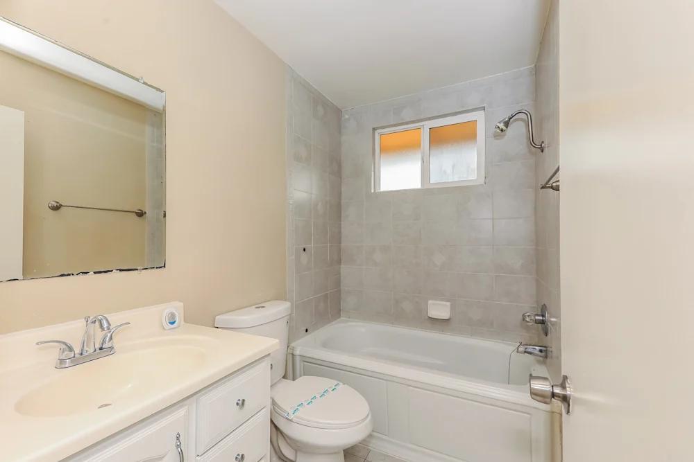 10333 Bonita Ave, Riverside, CA à louer Photo principale– Image 1 sur 10