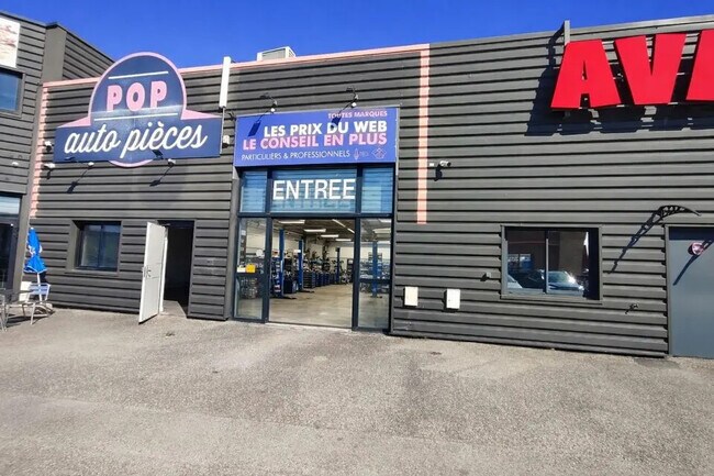 Plus de détails pour Local commercial à louer