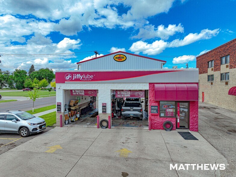 Quick Lube & Car Wash Portfolio portefeuille de 4 biens à vendre sur LoopNet.fr - Photo de l’immeuble – Image 3 sur 5