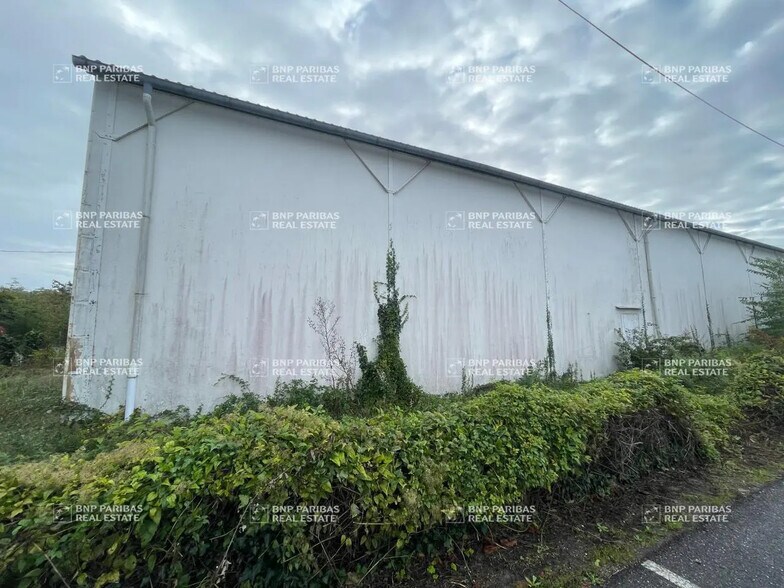 Local d'activités dans Bègles à vendre - Photo de l’immeuble – Image 2 sur 11