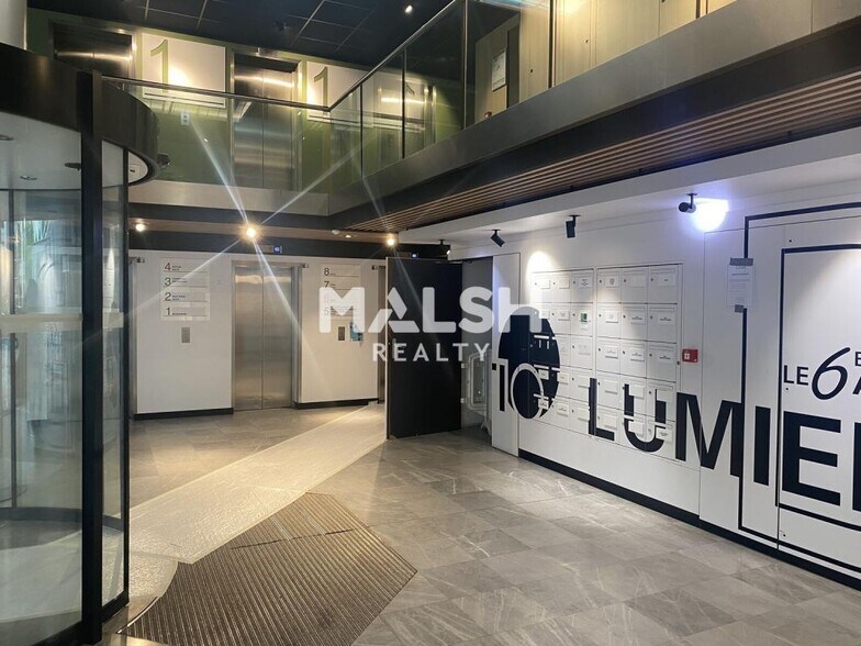 Bureau dans Lyon à vendre - Hall d’entrée – Image 2 sur 21