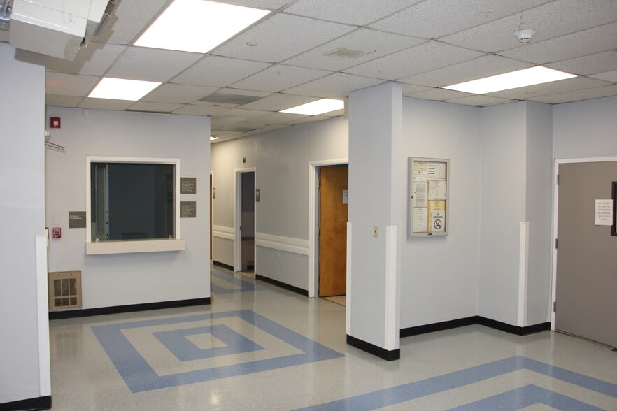 495 N 13th St, Newark, NJ à louer - Photo intérieure – Image 2 sur 22