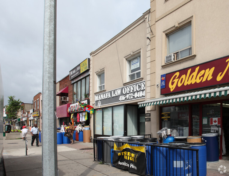 1586-1588 Eglinton Ave W, Toronto, ON à louer - Photo de l’immeuble – Image 2 sur 14