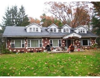 Plus de détails pour 12-R Jackielyn Cir, Granby, MA - Logement à vendre