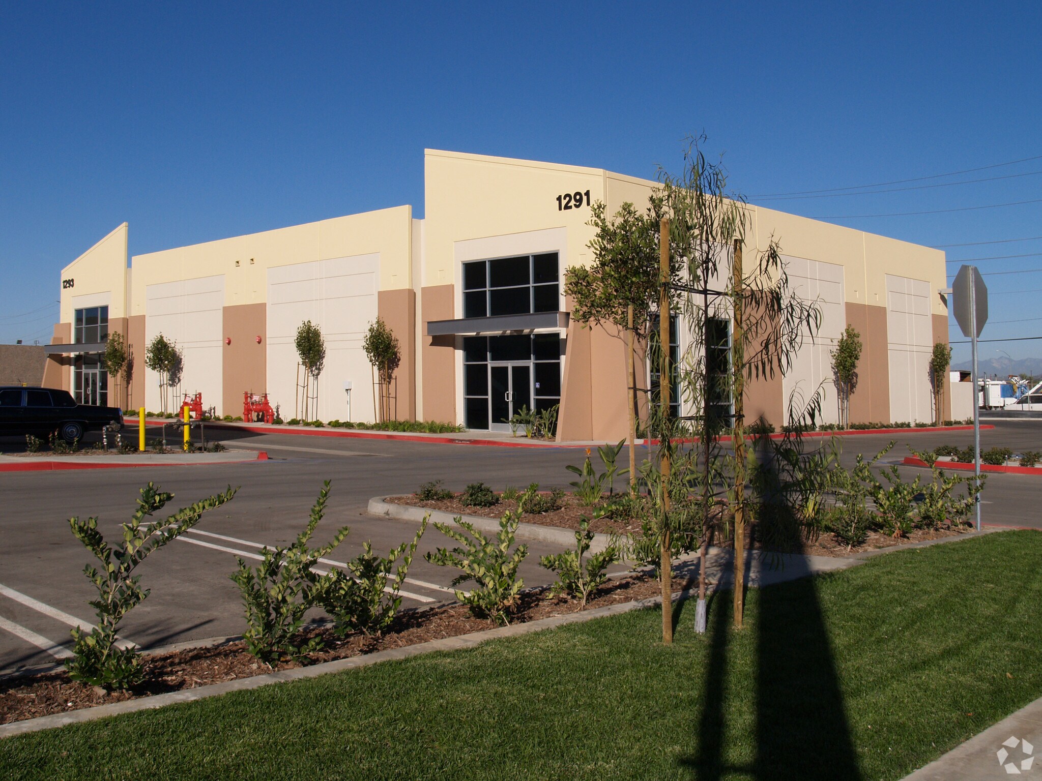 1291 N Patt St, Anaheim, CA à louer Photo principale– Image 1 sur 6