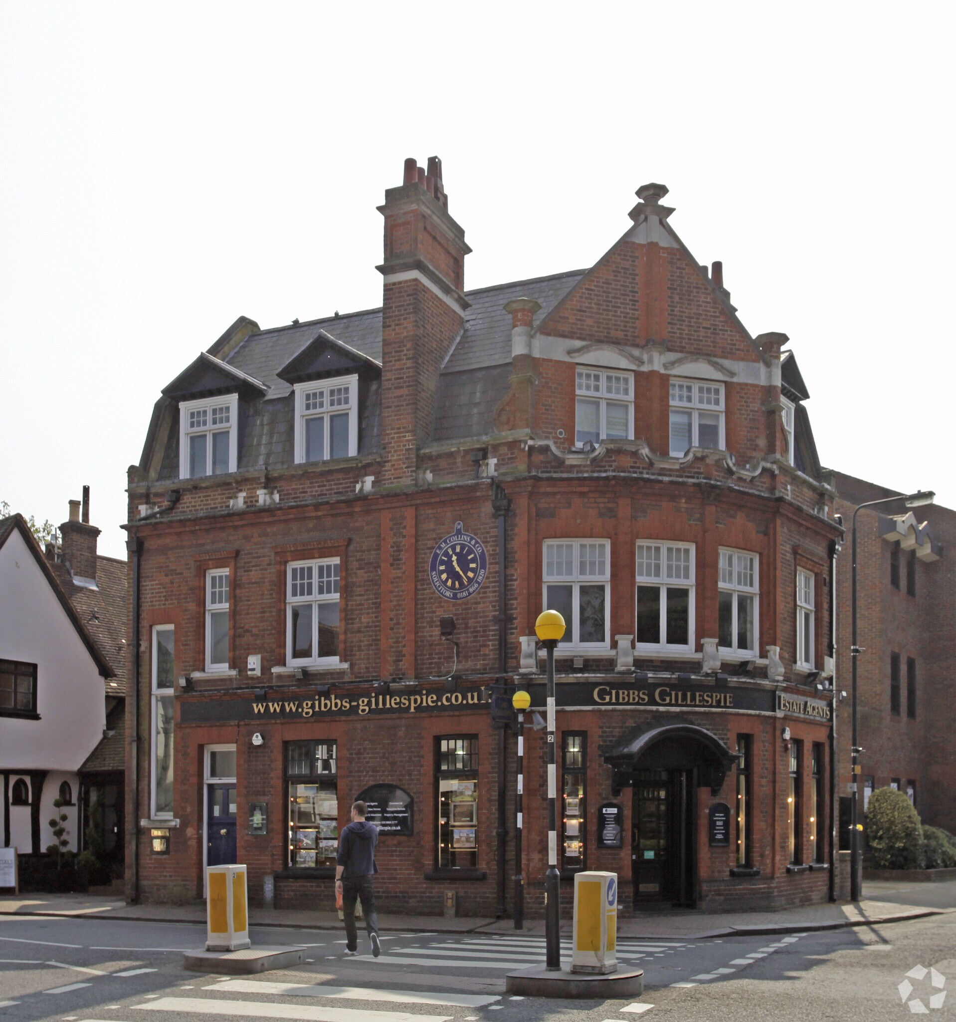 2 High St, Pinner à louer Photo principale– Image 1 sur 9