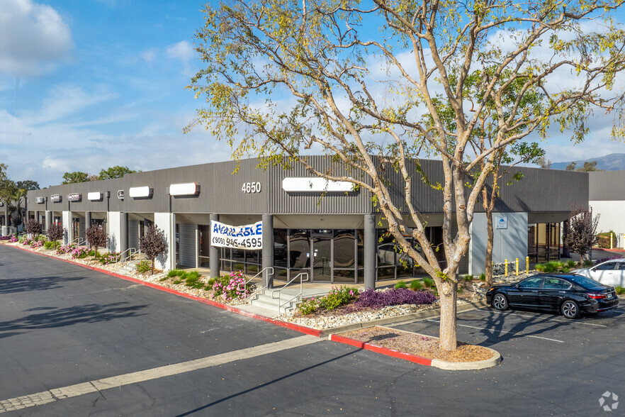 4650 Arrow Hwy, Montclair, CA à louer - Photo de l’immeuble – Image 2 sur 16