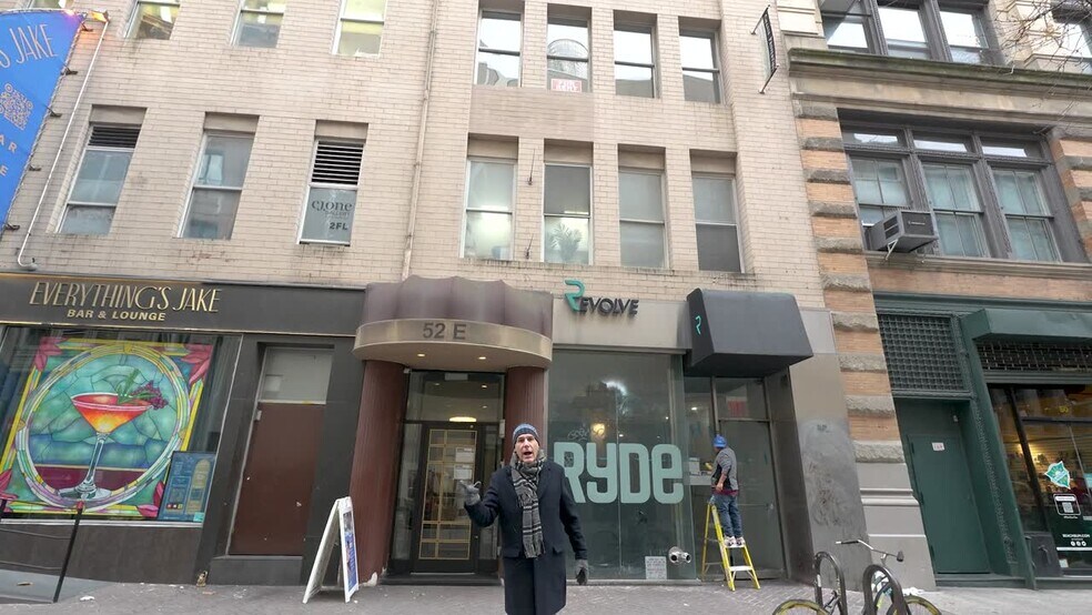 52 E 13th St, New York, NY à louer - Vidéo sur l’annonce professionnelle – Image 2 sur 3
