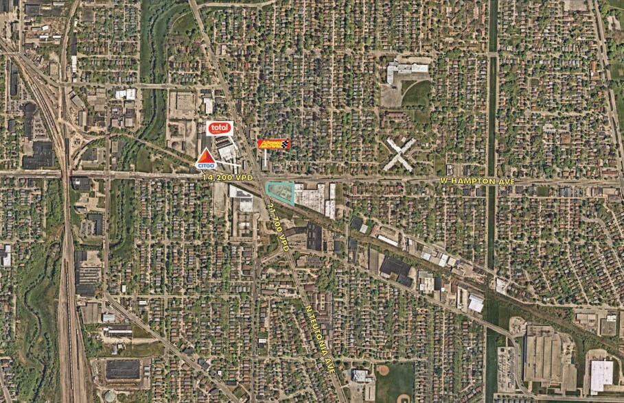 2601 W Hampton Ave, Milwaukee, WI à louer - Photo de l’immeuble – Image 3 sur 4